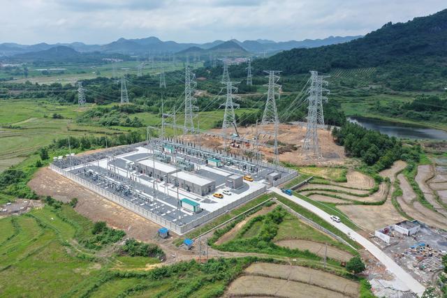 2015年9月6日---山東濱州電廠三期220KV升壓站--220KV主變中性點裝置8套發貨